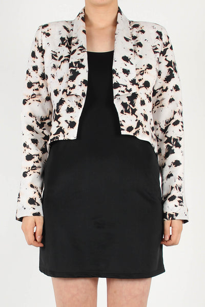 willow-jacket-lisa-taranto-black-white-front-2